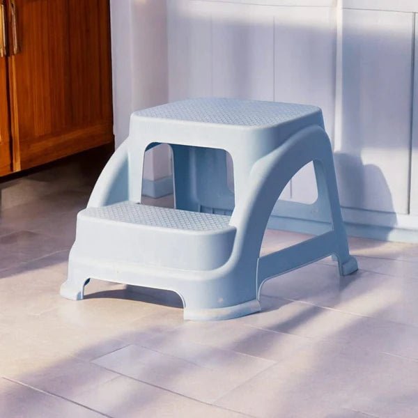 STEP STOOL WHICH COULD BEAR WEIGHT UPTO 120 KGS